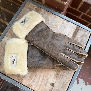 UGG Tan Leather Gloves with White Fur Cuff Size Medium